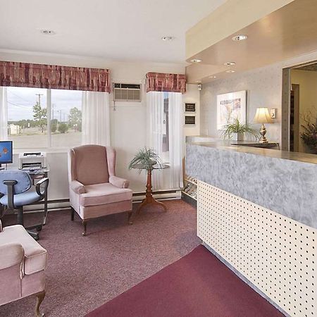 Ramada Limited Dawson Creek Hotel Interior photo